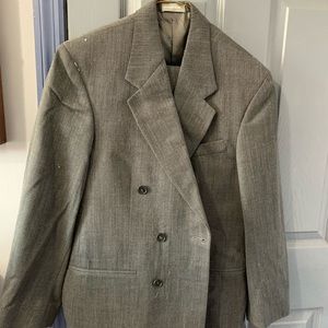 Men’s suit. 30x36